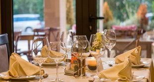 Simple Dining Table Decor Ideas for Everyday Use